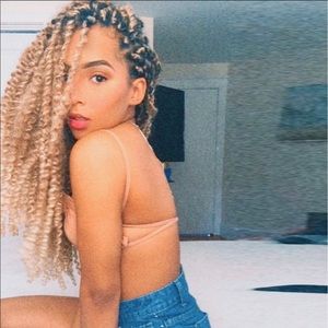 Meet your Posher, Kelly